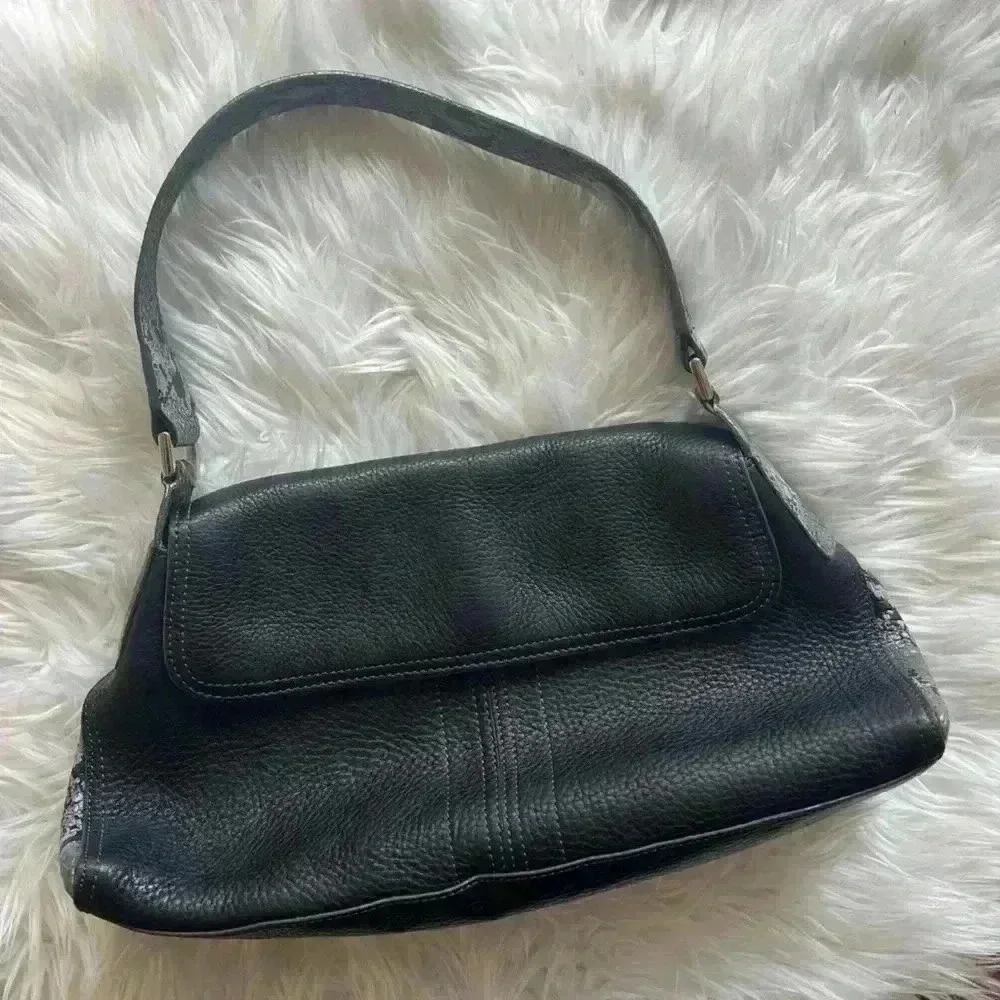 Kenneth Cole Black Leather Hobo Bag with Snake Embossed Details y2k